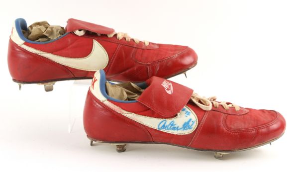 1980s Carlton Fisk Chicago White Sox Signed Game Worn Nike Cleats (MEARS LOA/JSA)