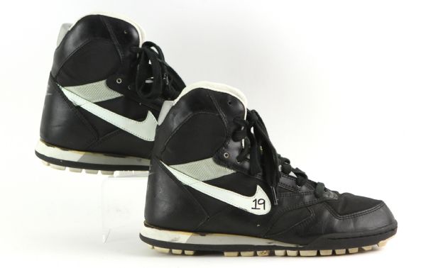 1991 Tony Gwynn San Diego Padres Signed Game Worn Nike Turf Shoes (MEARS LOA)