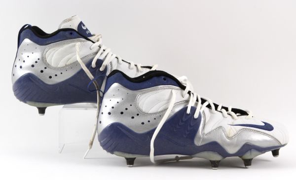2002 Aeneas Williams St. Louis Rams Game Worn Nike Cleats (MEARS LOA)