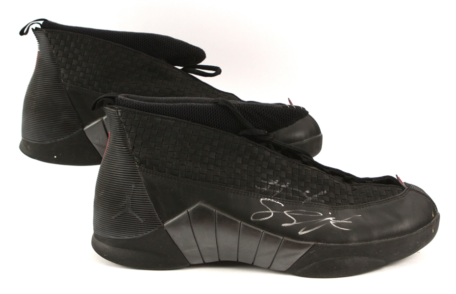 2000-01 Stromile Swift Vancouver Grizzlies Signed Game Worn Air Jordan XV Sneakers (MEARS LOA/JSA)