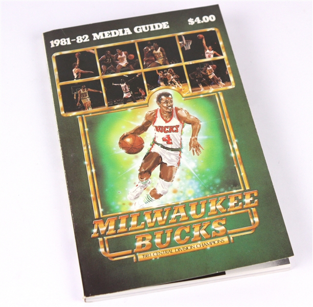 1981-82 Oscar Robertson Milwaukee Bucks Signed Media Guide (JSA)