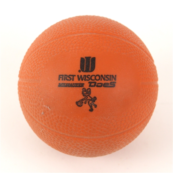 1978-80 Milwaukee Does Womens Professional Basketball League First Wisconsin Bank Promotional Mini Basketball 