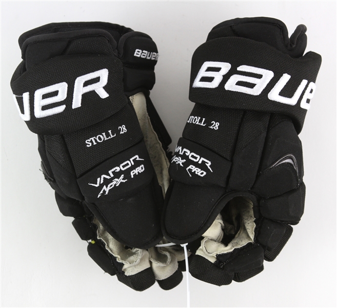 2008-15 Jarret Stoll Los Angeles Kings Game Worn Bauer Gloves (MEARS LOA)