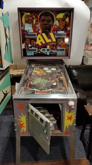 1980s Muhammad Ali by Stern Pinball Game