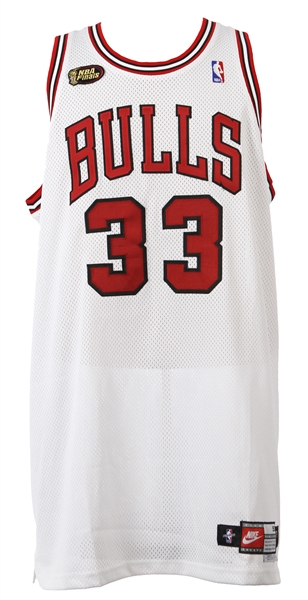 1998 Scottie Pippen Chicago Bulls NBA Finals Home Jersey (MEARS LOA/Nike Letter)