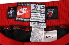 1997-98 World Championship Season Dennis Rodman Chicago Bulls Black Alternate Game Worn Uniform (MEARS A10) “Final Season With Bulls”
