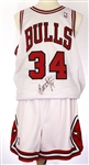1997-98 Bill Wennington Chicago Bulls Signed Game Worn Home Uniform & Sneakers (MEARS LOA/JSA)