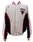 1994-1995 Chicago Bulls Unidentified Game Worn Warm Up Jacket (MEARS LOA) “Season of Michael Jordan’s Return”