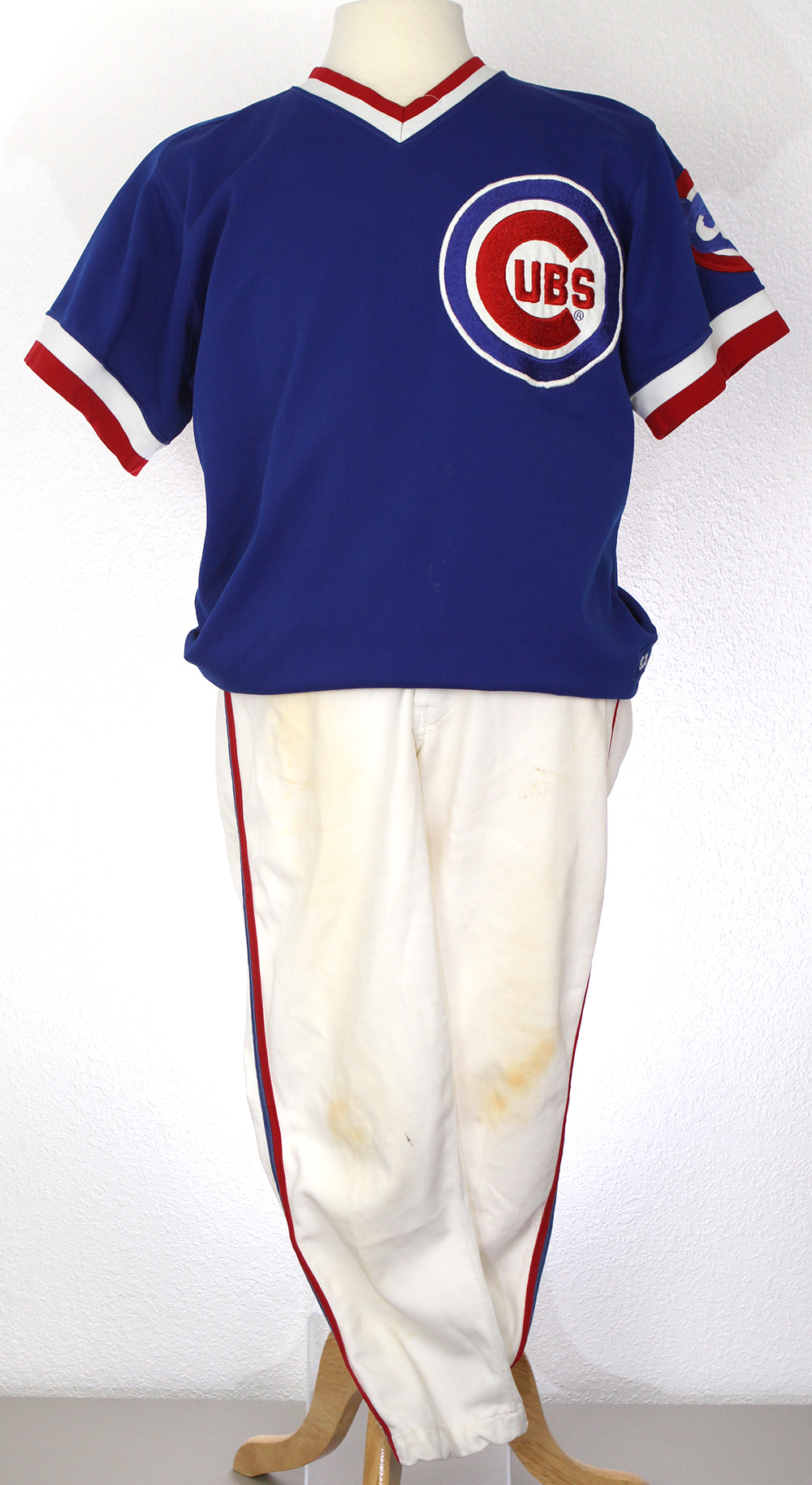 Lot Detail - 1982 Willie Hernandez Chicago Cubs Game Worn Road Uniform  (MEARS LOA)