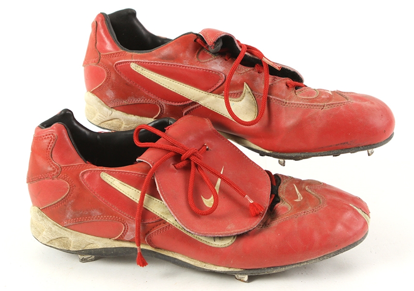 1996 Lee Smith Cincinnati Reds Game Worn Nike Cleats (MEARS LOA)