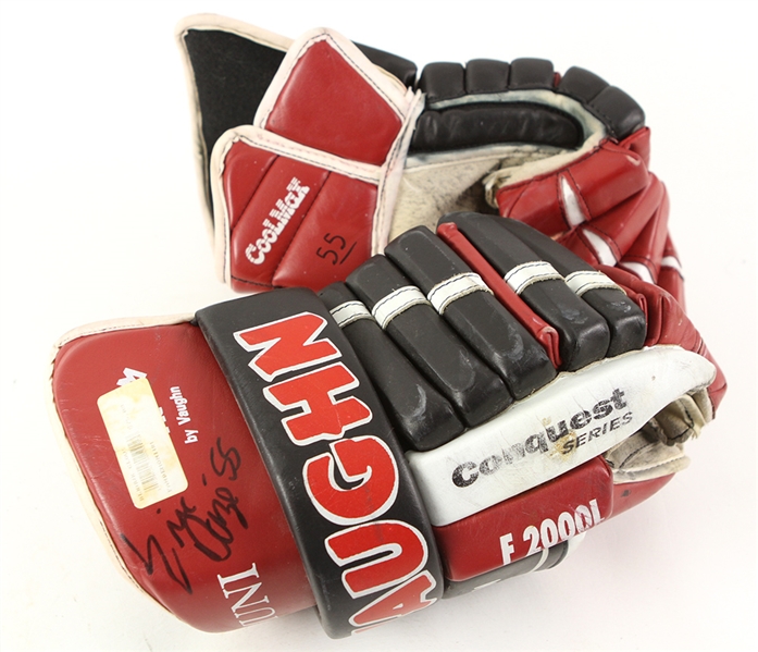 1995-2004 Eric Daze Chicago Blackhawks Signed Game Worn Vaughn Glovees (MEARS LOA/JSA)