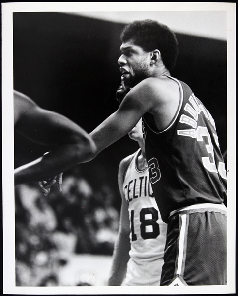1975-80 Kareem Abdul Jabbar Los Angeles Lakers 8" x 10" Original Photo
