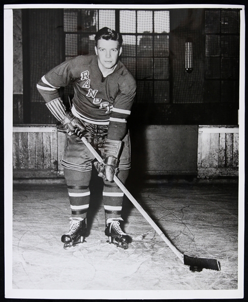 1947-48 Frank Eddolls New York Rangers 8" x 10" Original Photo 