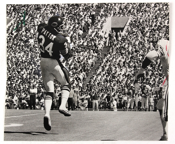 1978 (September 4) Walter Payton Chicago Bears at Soldiers Field “Blanketed By Loyal Fans” Original 8x10 Photo