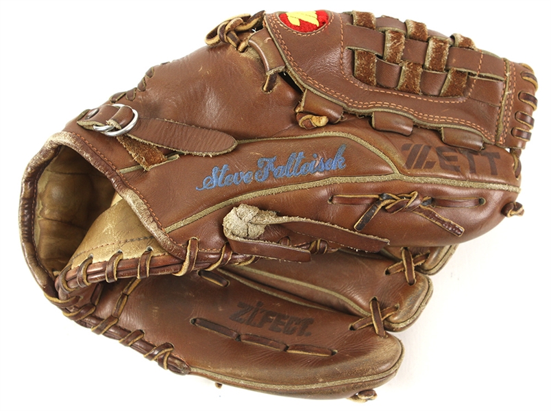 1997 Steve Falteisek Montreal Expos Game Worn Zett Fielders Mitt (MEARS LOA)