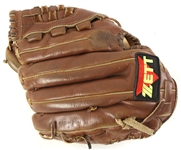 1997 Steve Falteisek Montreal Expos Game Worn Zett Fielder's Mitt (MEARS LOA)