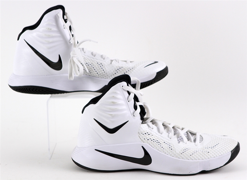 2014-15 Deron Williams Brooklyn Nets Game Worn Nike Sneakers (MEARS LOA/Steiner)