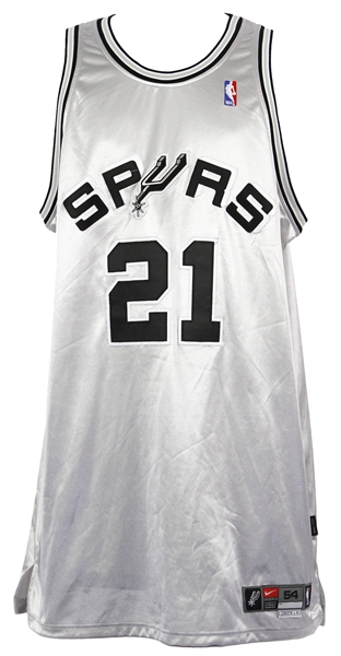 2003-04 Tim Duncan San Antonio Spurs Alternate Jersey (MEARS LOA)