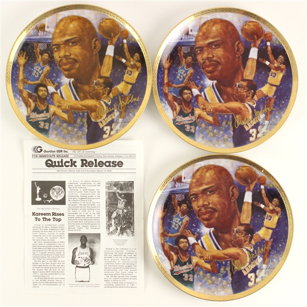 1989 Kareem Abdul Jabbar Los Angeles Lakers Signed Gartlan Commemorative Plates - Lot of 3 (JSA)