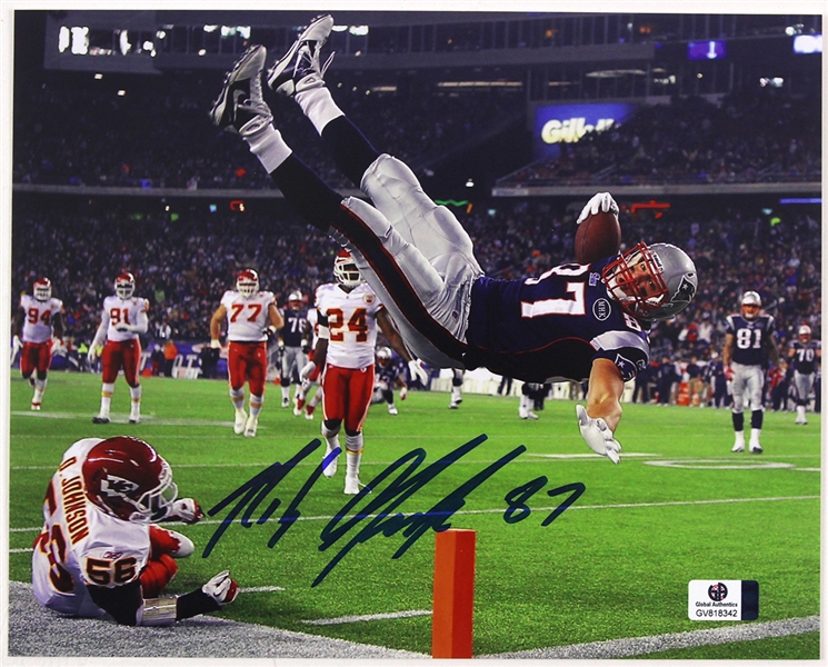 2011 Rob Gronkowski New England Patriots Signed 8" x 10" Photo (Global Authentics)