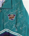 1996 Green Bay Packers Multi Signed 31 x 38 Framed Super Bowl XXXI Jacket w/ 25 Signatures Including Brett Favre, Leroy Butler & More (JSA)