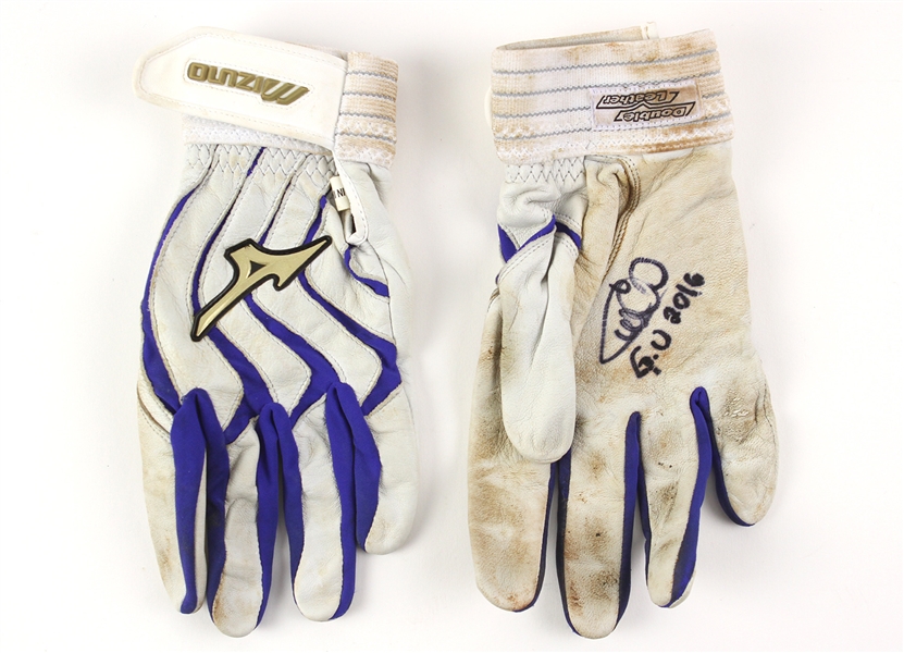2016 Willson Contreras Chicago Cubs Signed Game Worn Mizuno Batting Gloves (MEARS LOA/JSA)