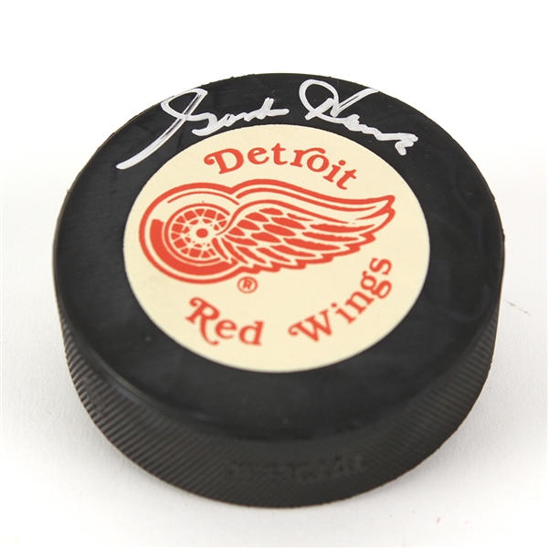 2000s Gordie Howe Detroit Red Wings Signed ONHL Bettman Puck (JSA/Upper Deck)