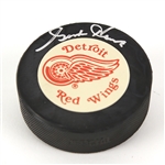 2000s Gordie Howe Detroit Red Wings Signed ONHL Bettman Puck (JSA/Upper Deck)