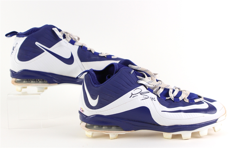 2015 Pedro Strop Chicago Cubs Signed Game Worn Nike Cleats (MEARS LOA/JSA)