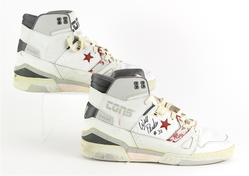 1988-95 Will Perdue Chicago Bulls Signed Game Worn Converse Sneakers (MEARS LOA/JSA)