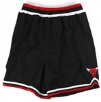 1997-1998 Scottie Pippen Chicago Bulls Black Alternate Jersey & Trunks (MEARS A5)
