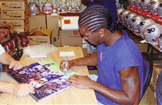 2007-2010 Randy Moss New England Patriots Signed 16x20 Photo (Radtke)
