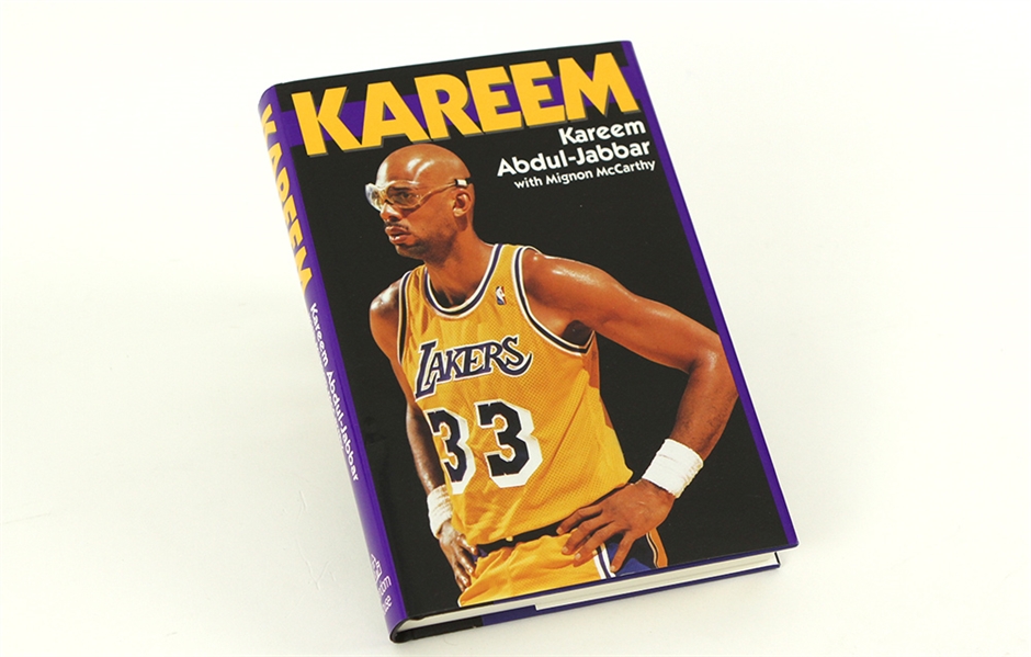 1990 Kareem Abdul Jabbar Los Angeles Lakers Signed Hardcover Book (JSA)
