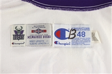 1994-95 Glenn Robinson Milwaukee Bucks Signed Game Worn Warmup Suit (MEARS LOA/JSA) Rookie Season