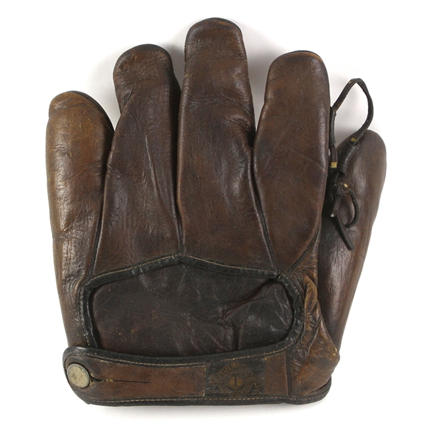 1920s Waite Hoyt New York Yankees Player Alex Taylor Athletic Supply Player Endorsed Fielders Mitt