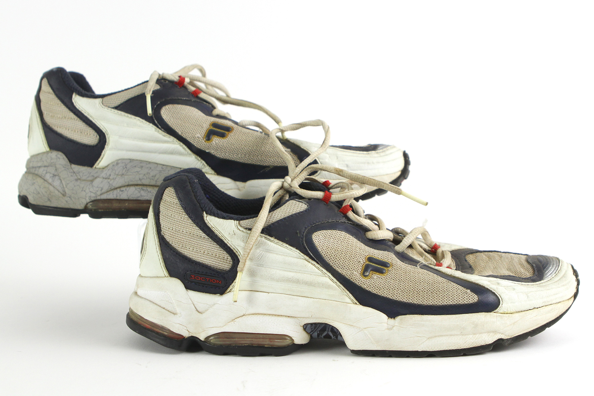 regnskyl Fru Såkaldte Lot Detail - 2000's Sammy Sosa Chicago Cubs Fila Running Shoes (MEARS LOA)