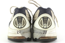 2000's Sammy Sosa Chicago Cubs Fila Running Shoes (MEARS LOA)