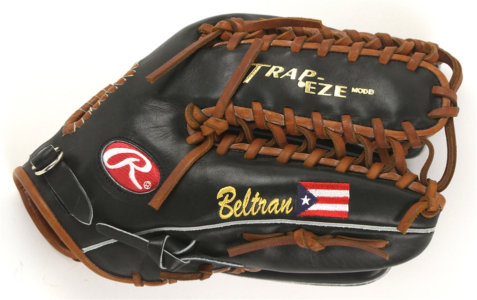2005 Carlos Beltran New York Mets Professional Model Rawlings Fielders Mitt (MEARS LOA & PSA/DNA)