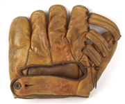 1945 U.S. Army Denkert Glove