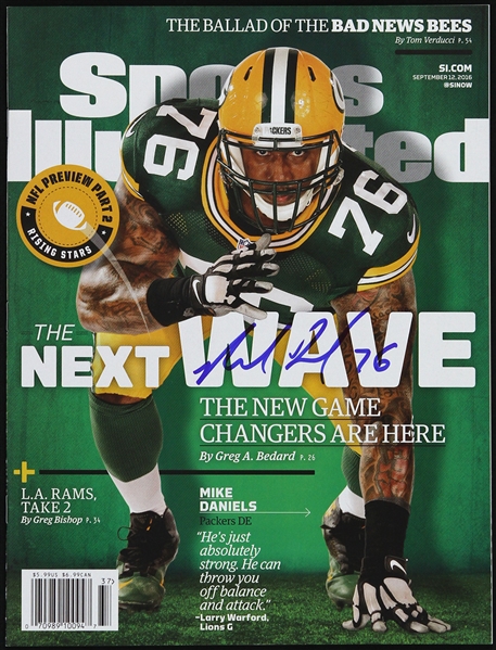 2016 Mike Daniels Green Bay Packers Signed Sports Illustrated (JSA)
