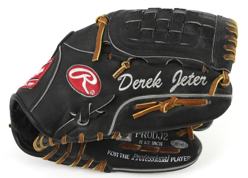 2005 Derek Jeter New York Yankees Signed Personal Model Rawlings Mitt (MEARS LOA/JSA/Steiner/MLB Hologram)