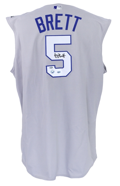 2004 George Brett Kansas City Royals Signed Jersey (JSA/MLB Hologram) 