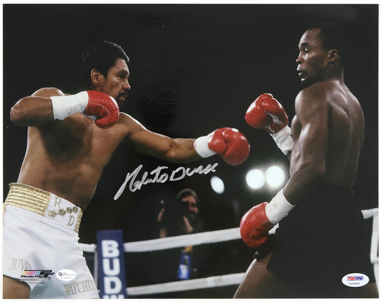 2010 Roberto Duran Signed 11"x 14" Photo (PSA/DNA)