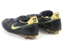 1986-88 Dale Sveum Milwaukee Brewers Signed Nike Game Worn Cleats (MEARS LOA)