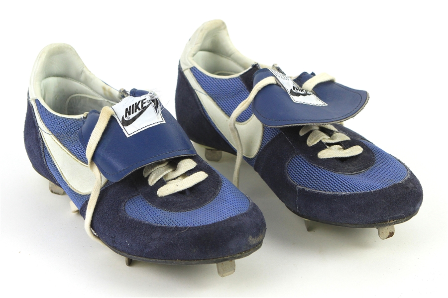 1988 Jefrrey Leonard Milwaukee Brewers Nike Game WOrn Cleats (MEARS LOA)