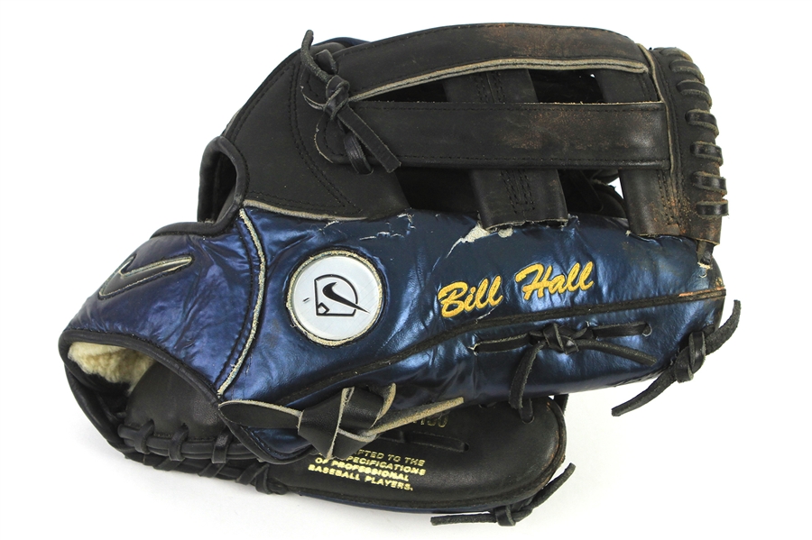 2005 Bill Hall Milwaukee Brewers Nike Game Used Mitt (MEARS LOA)