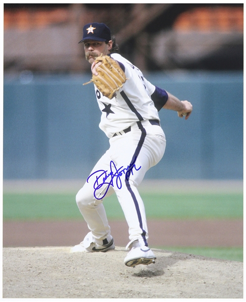 1992-1993 Doug Jones Houston Astros Signed 11"x 14" Photo (JSA)