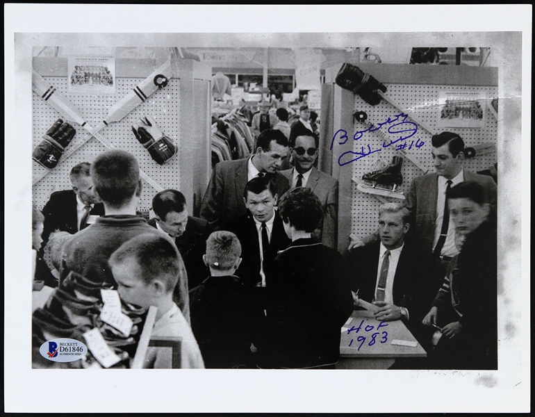 2000s Bobby Hull Chicago Blackhawks Signed 8" x 10" Photo (Beckett Authentication)