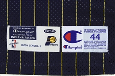 1997-98 Reggie Miller Indiana Pacers Signed Road Uniform (MEARS A10/JSA)