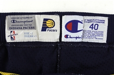 1997-98 Reggie Miller Indiana Pacers Signed Road Uniform (MEARS A10/JSA)